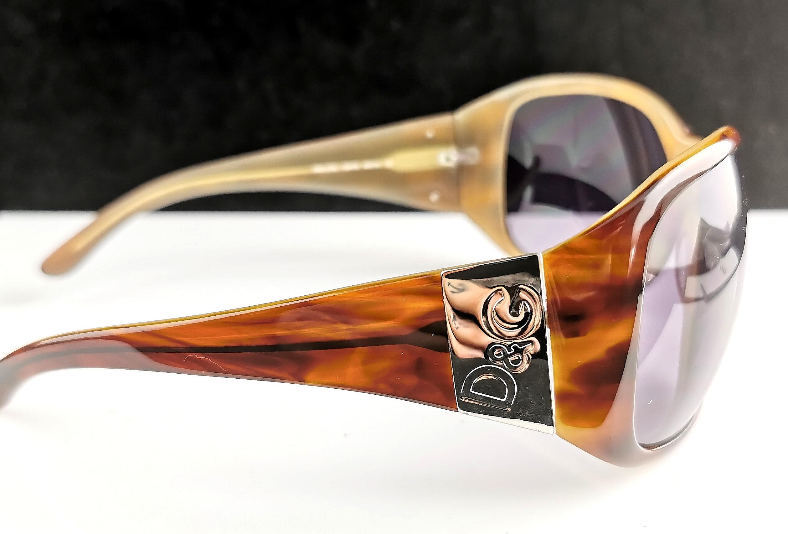 Dolce and Gabbana faux tortoiseshell sunglasses, Silver tone logo  In Good Condition For Sale In NEWARK, GB