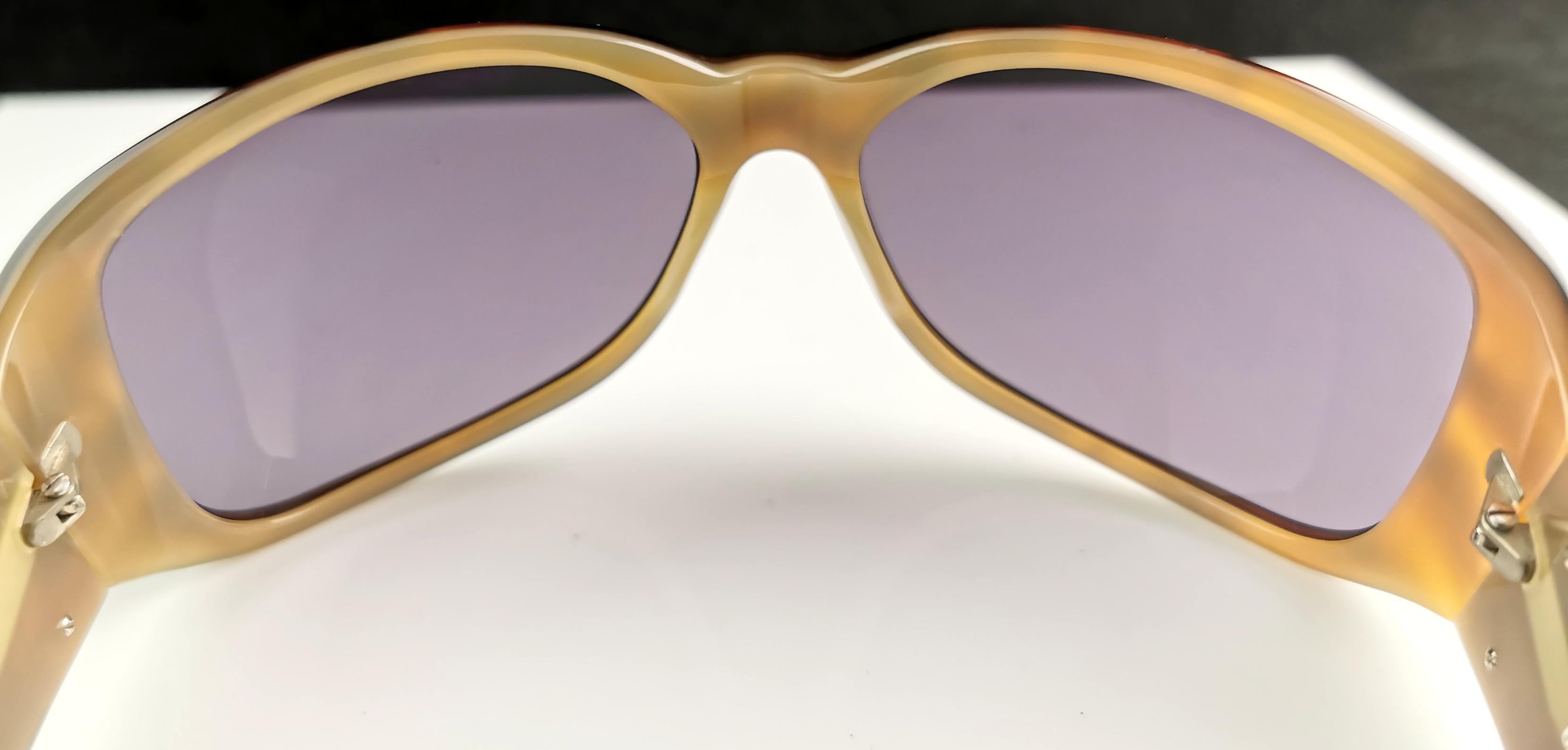 Dolce and Gabbana faux tortoiseshell sunglasses, Silver tone logo  For Sale 1