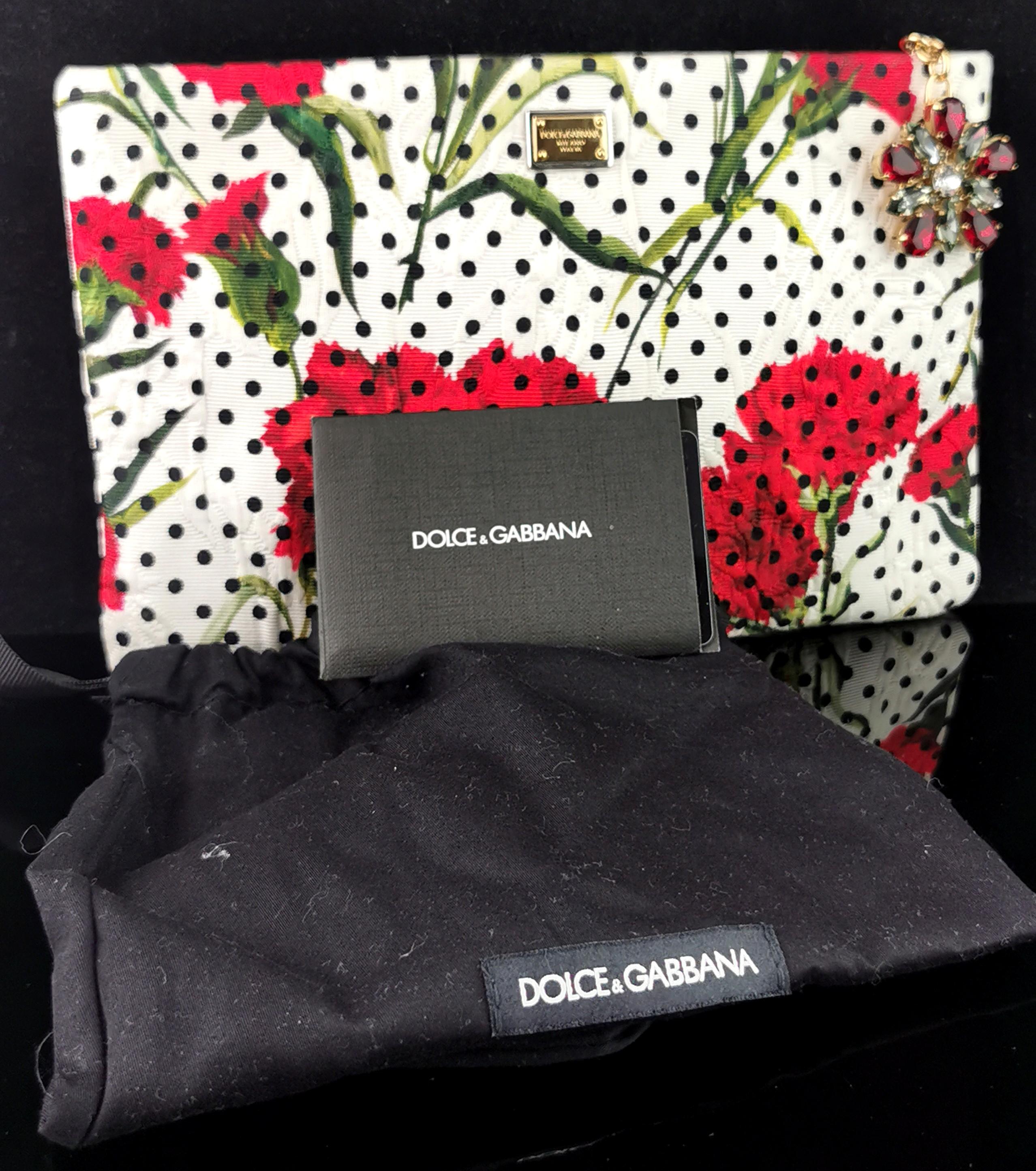 Dolce and Gabbana floral clutch purse, Carnation and Polka dot For Sale 9