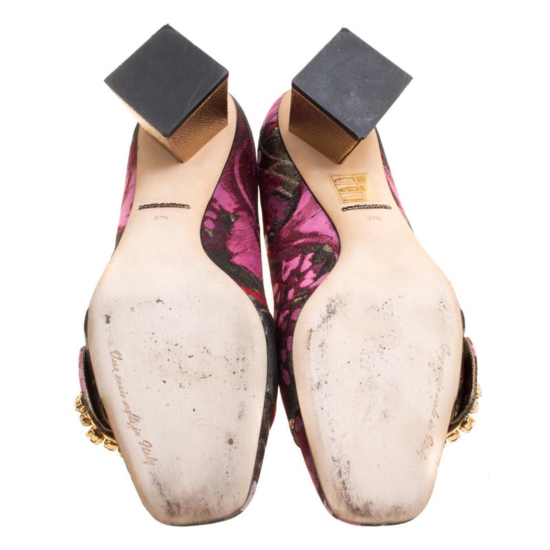 Dolce and Gabbana Floral Jacquard Fabric Block Heel Pumps Size 37.5 In Good Condition In Dubai, Al Qouz 2