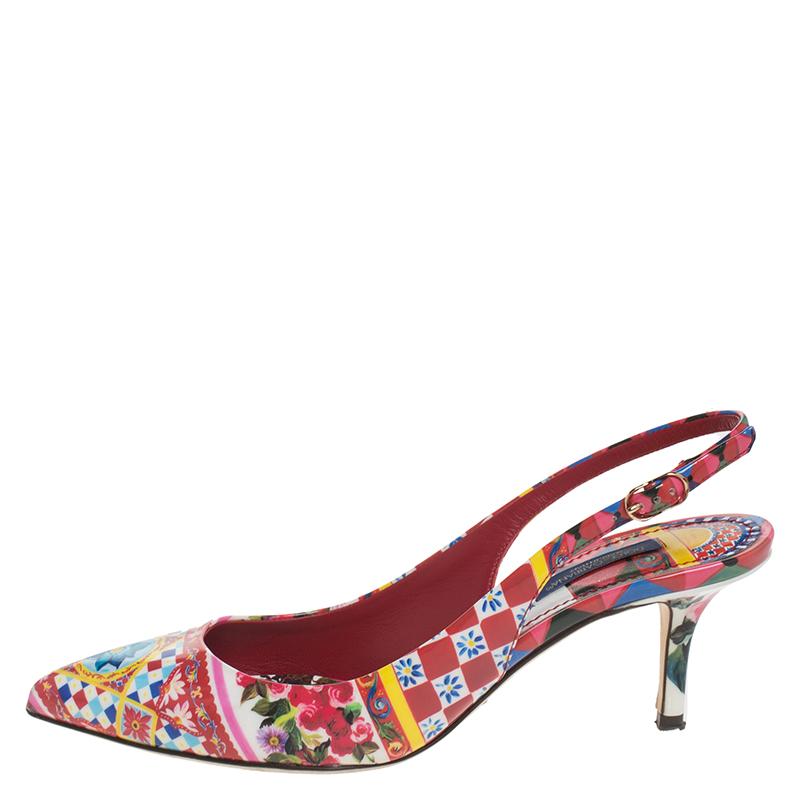 Dolce And Gabbana Floral Print Patent Leather Slingback Sandals Size 36.5 In Good Condition In Dubai, Al Qouz 2