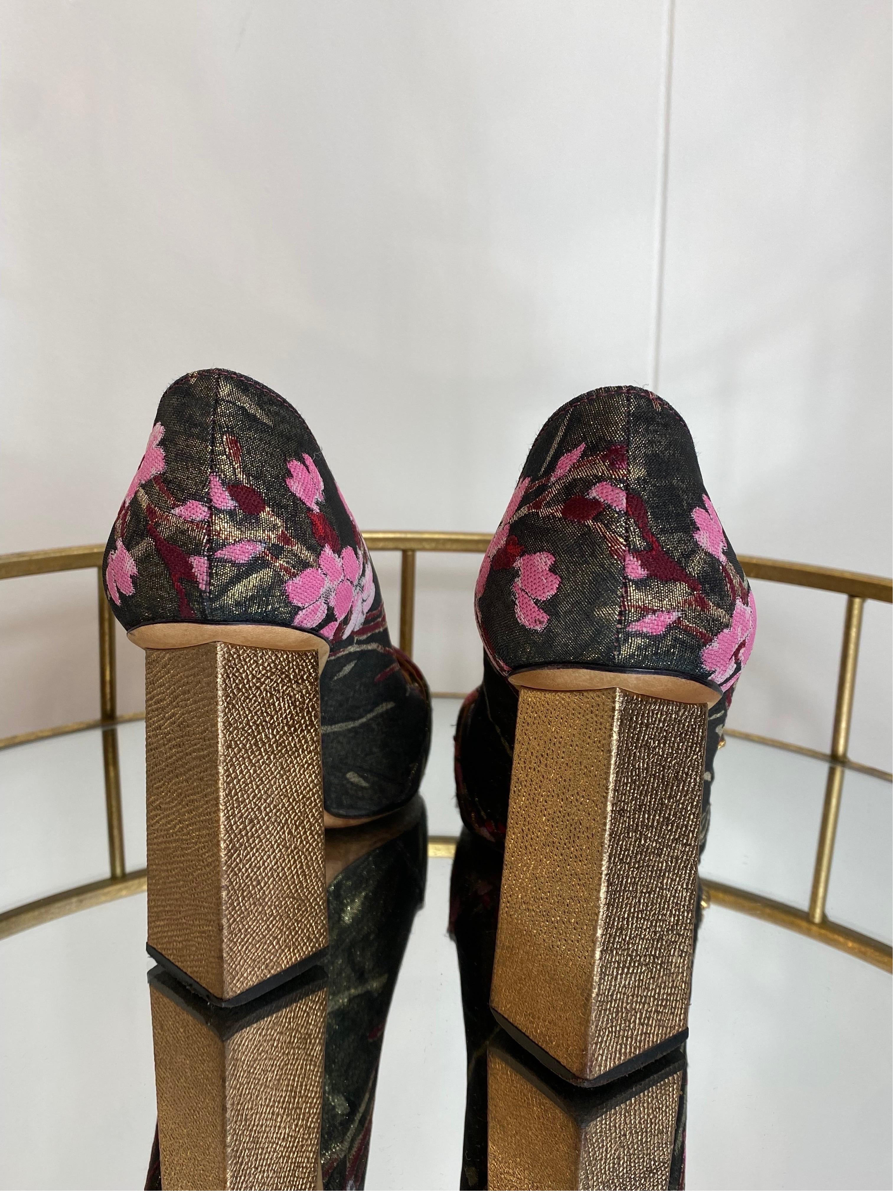Dolce and Gabbana flower Jacquard Jewelry Pumps For Sale 2