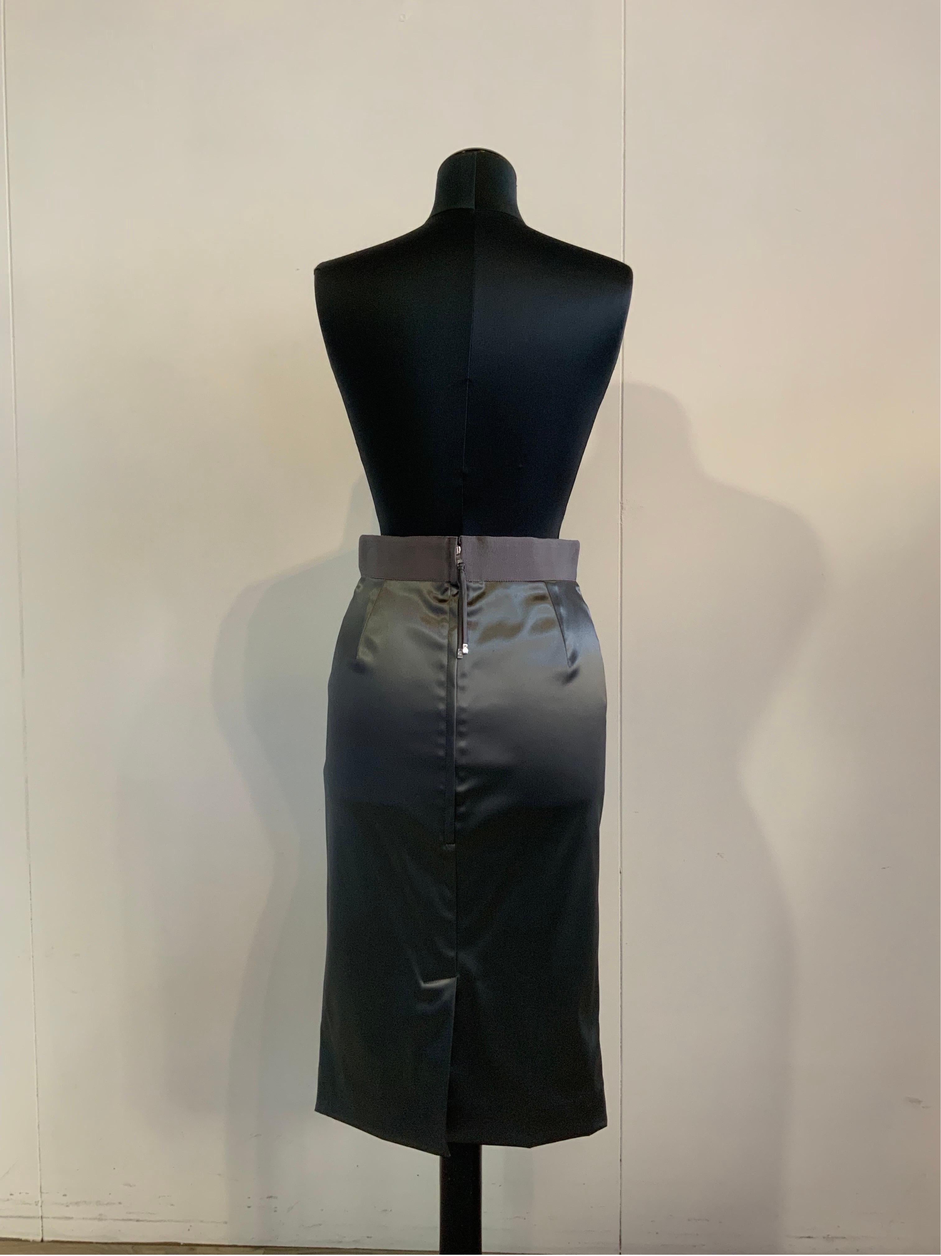 Dolce and Gabbana Grey Tube midi Skirt In Good Condition For Sale In Carnate, IT