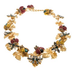 Dolce and Gabbana, collier en forme de feuille de coccinelle orné de cristaux et d'émail