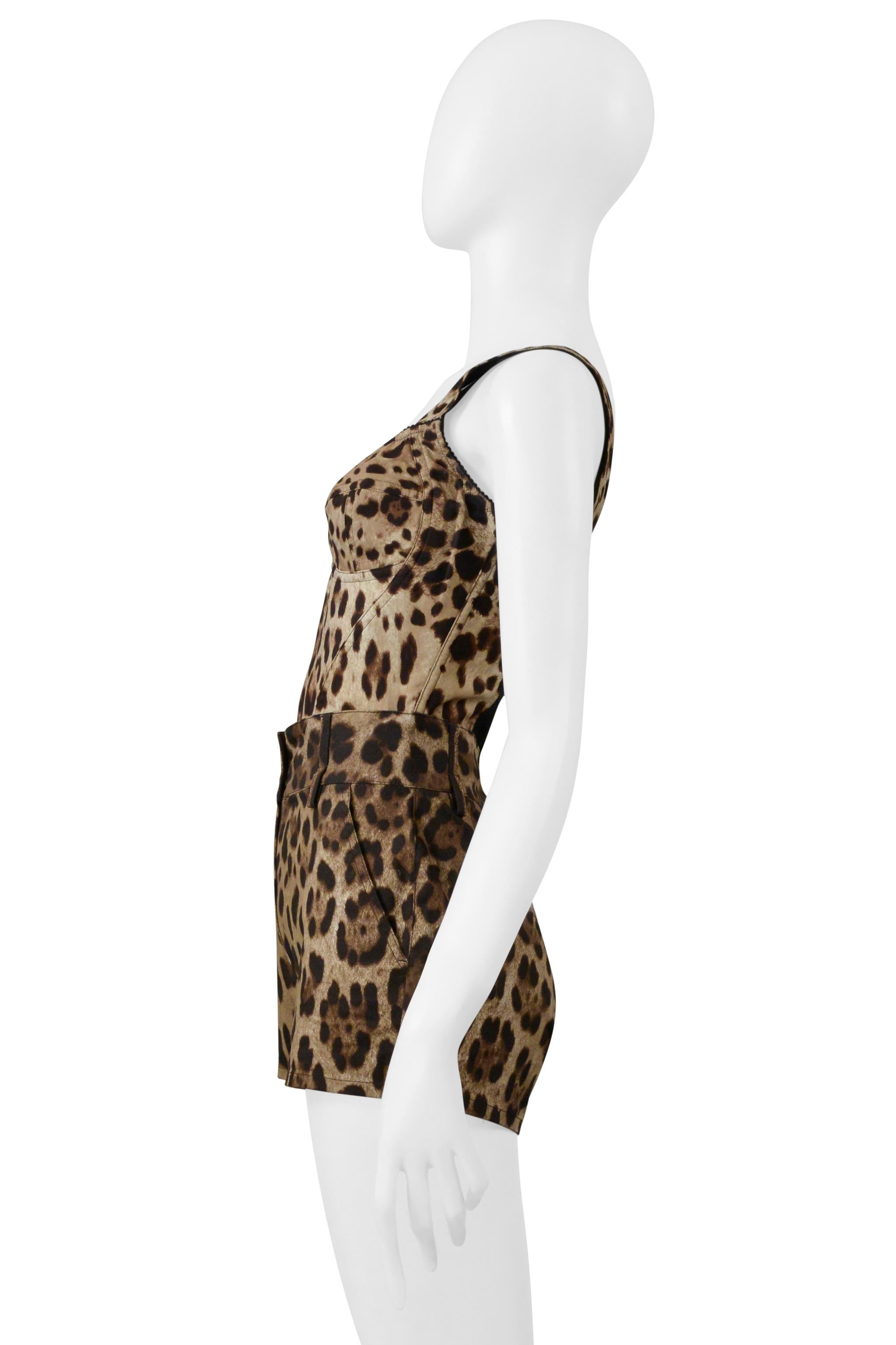 Gris Dolce & Gabbana Ensemble bustier et short en imprimé léopard en vente