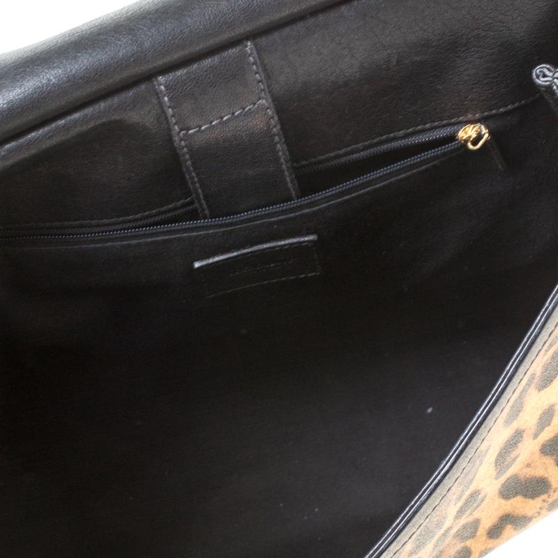 Dolce and Gabbana Leopard Print Coated Canvas and Leather Large Miss Sicily Top  In Good Condition In Dubai, Al Qouz 2