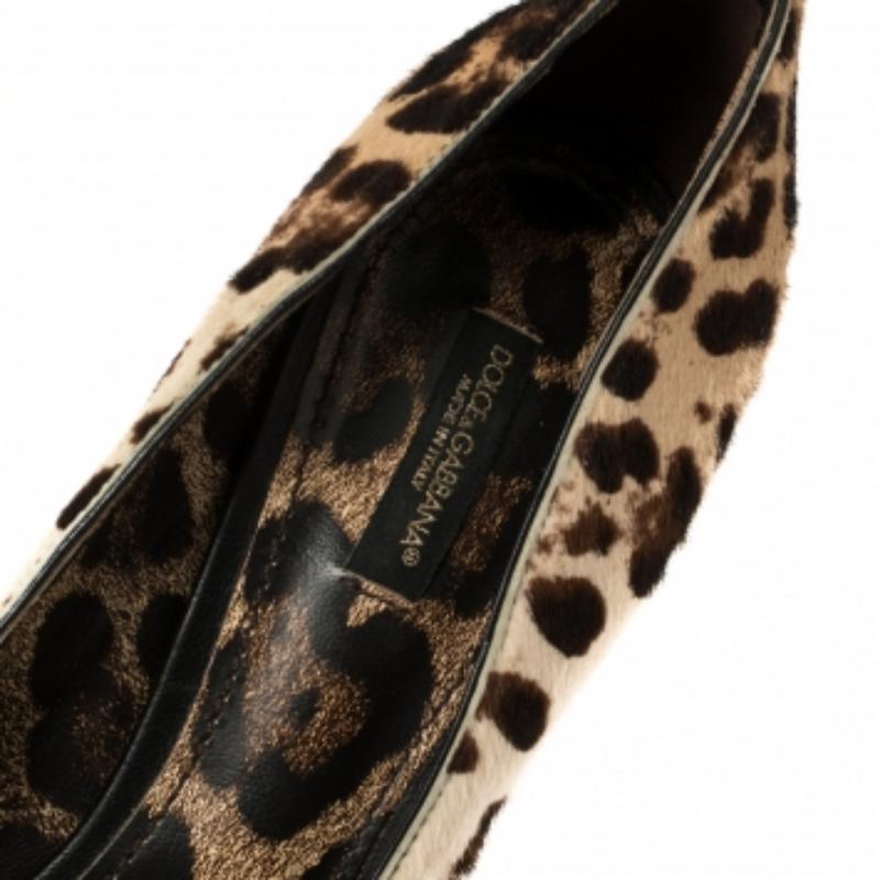 Women's Dolce and Gabbana Leopard Print Pony Hair Peep Toe Platform Pumps Size 39.5 For Sale