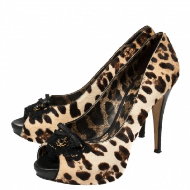 Dolce and Gabbana Leopard Print Pony Hair Peep Toe Platform Pumps Size 39.5 For Sale 2