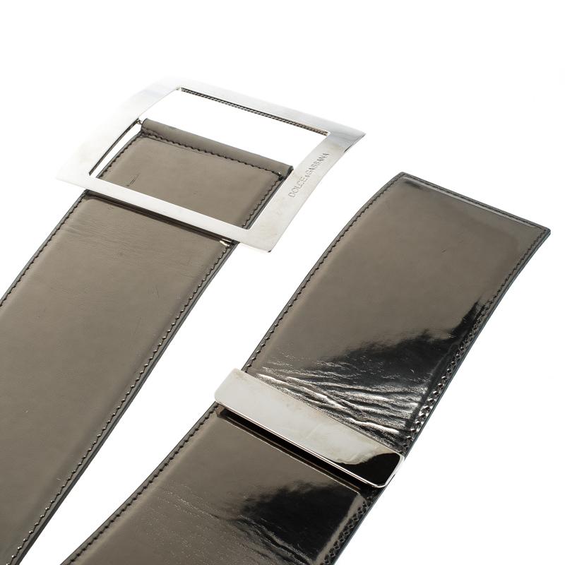 Dolce and Gabbana Metallic Grey Patent Leather Waist Belt 90cm In Good Condition In Dubai, Al Qouz 2