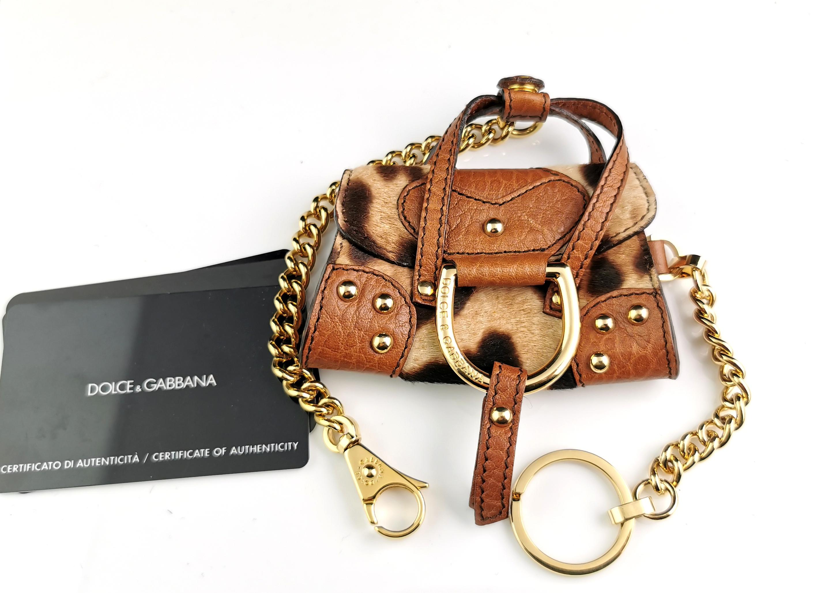 Sac à main Dolce and Gabbana micro imprimé léopard, breloque, dans sa boîte  Excellent état - En vente à NEWARK, GB