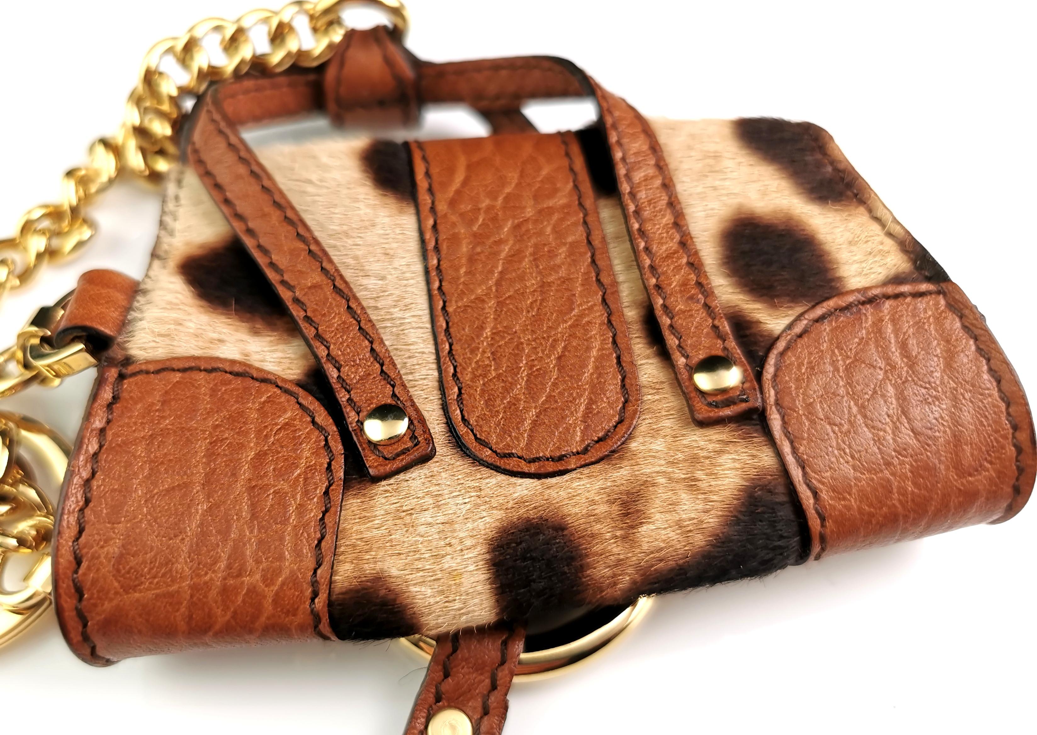 Sac à main Dolce and Gabbana micro imprimé léopard, breloque, dans sa boîte  en vente 3