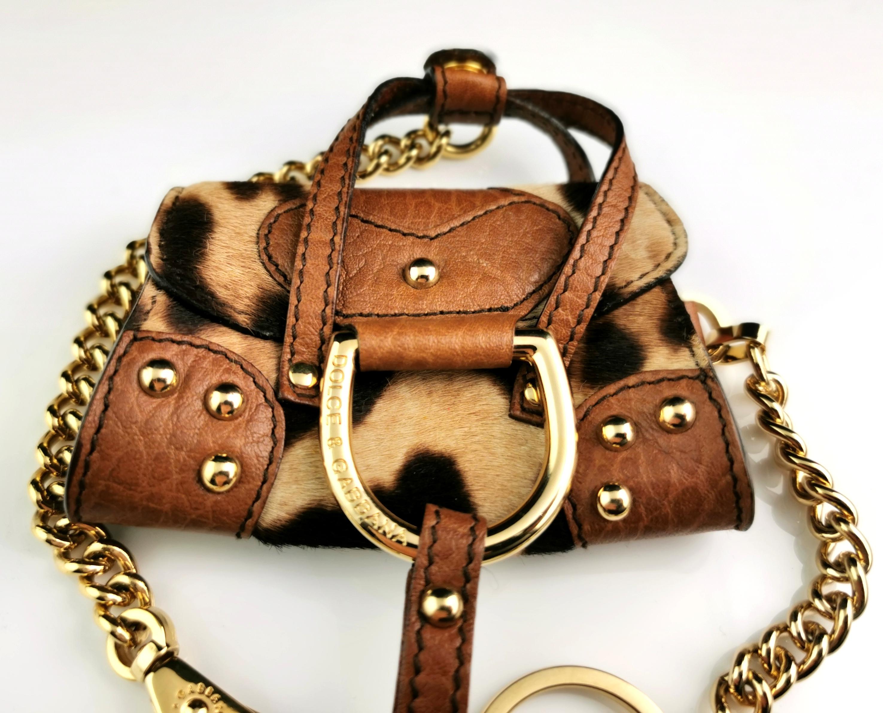 Sac à main Dolce and Gabbana micro imprimé léopard, breloque, dans sa boîte  en vente 4