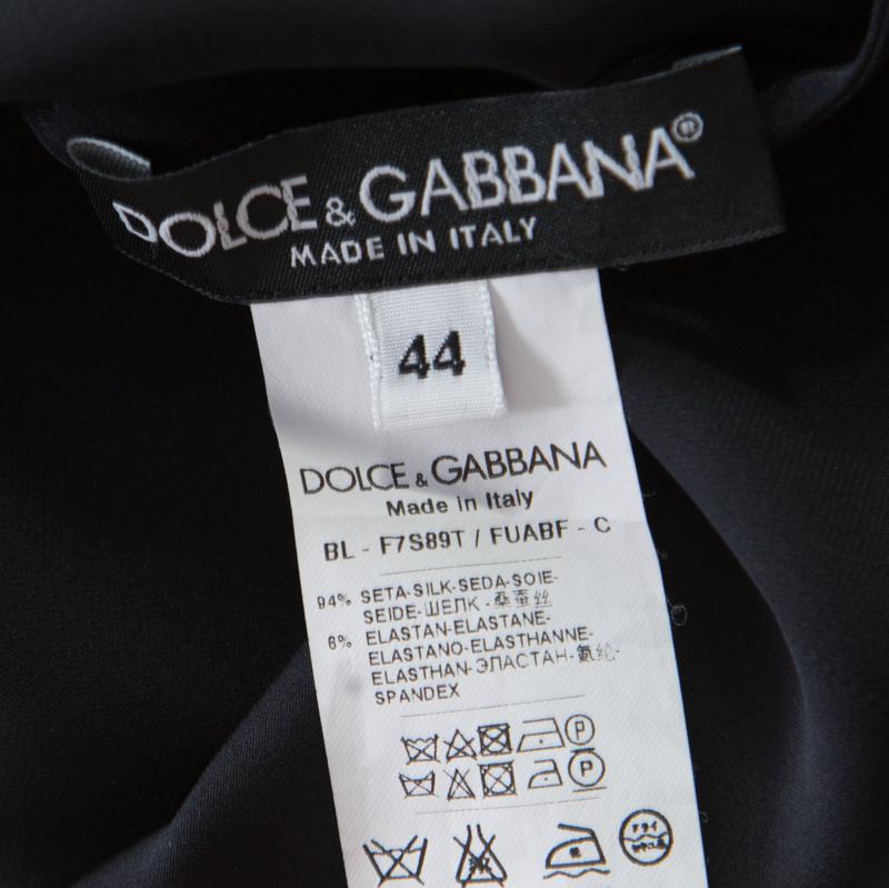 Dolce and Gabbana Monochrome Small Flower Print Silk Ruffled Bib Blouse M In Good Condition In Dubai, Al Qouz 2