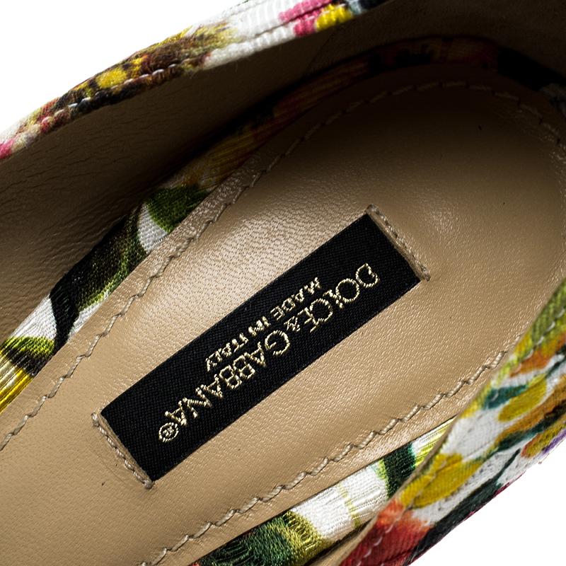 Dolce and Gabbana Multicolor Floral Print Fabric Crystal Embellished Pumps Size  In Good Condition In Dubai, Al Qouz 2