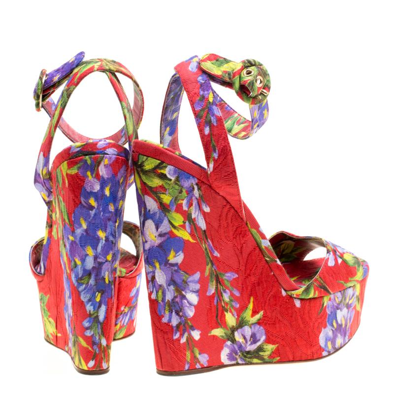 Dolce and Gabbana Multicolor Floral Printed Fabric Platform Wedge Sandals 40 In New Condition In Dubai, Al Qouz 2
