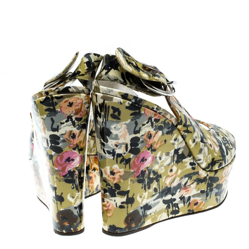 Dolce and Gabbana Multicolor Floral Printed Patent Leather Peep Toe Wedge Slingb In Good Condition In Dubai, Al Qouz 2