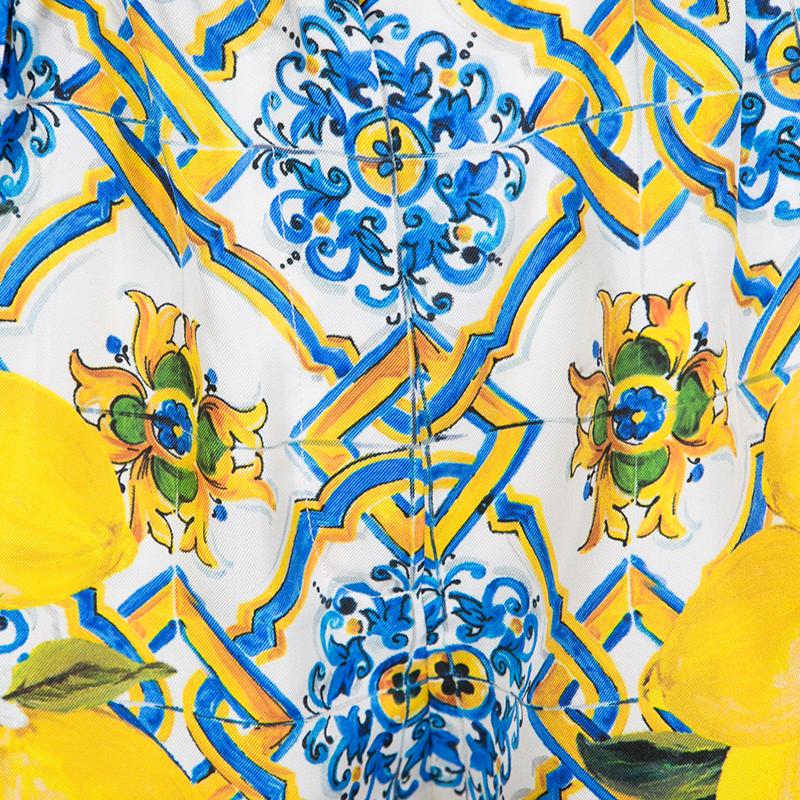 Dolce and Gabbana Multicolor Lemon Print Silk High Waist Shorts S In Good Condition In Dubai, Al Qouz 2