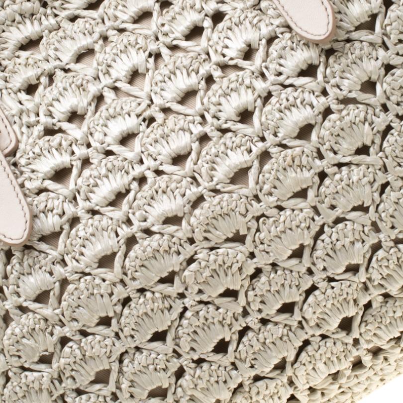 Dolce and Gabbana Off White Raffia Crochet Alma Tote In Good Condition In Dubai, Al Qouz 2