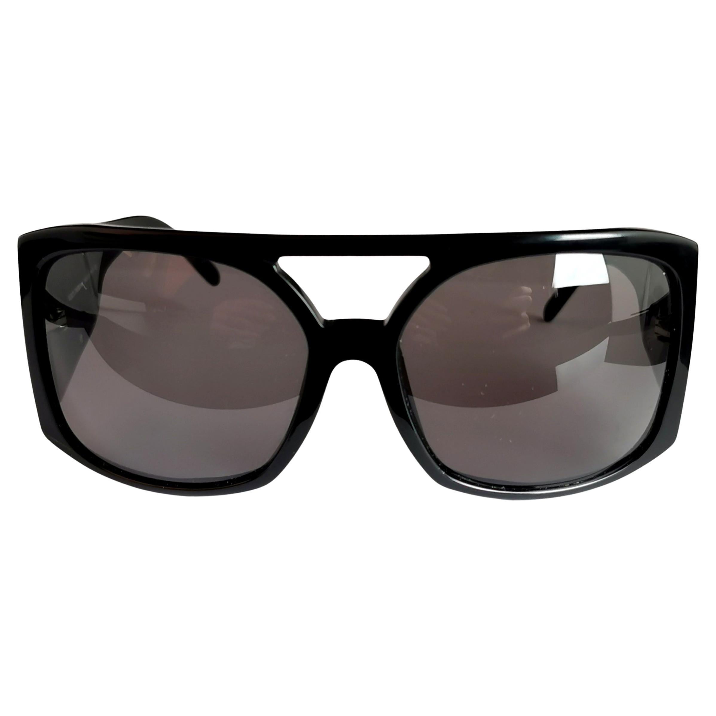 Dolce and gabbana oversized sunglasses, Black, Logo