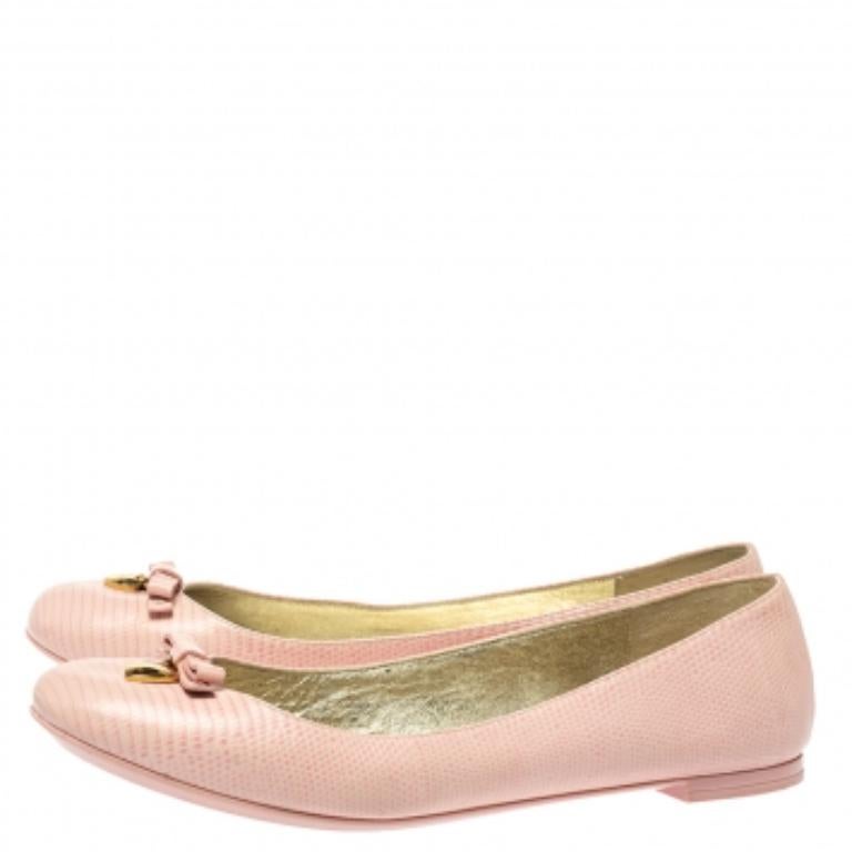 Beige Dolce & Gabbana - Ballerines en cuir gaufré rose avec nœud Taille 40 en vente