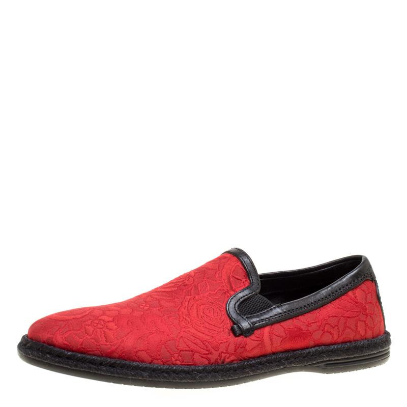 Feel your best in these espadrille loafers from Dolce & Gabbana. They've been crafted from red floral jacquard fabric and designed with leather trims and braided details on the midsole. The pair is complete with leather insoles to provide comfort