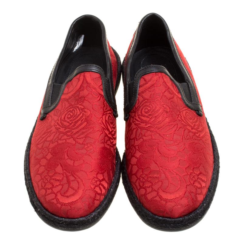 Dolce and Gabbana Red Floral Jacquard Fabric Espadrille Loafers Size 40 In New Condition In Dubai, Al Qouz 2