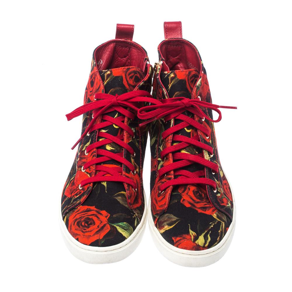 Essay your high-style in these super-stylish sneakers from the house of Dolce & Gabbana! They are carefully crafted from canvas, and designed with floral prints and laces. You are sure to receive both comfort and fashion when you choose this