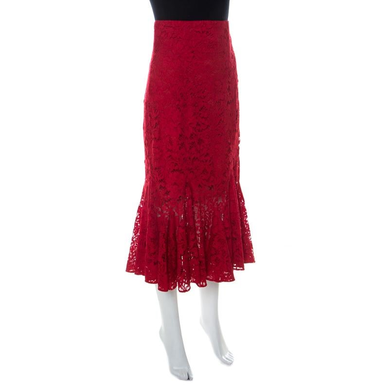 Dolce and Gabbana Red Lace Ruffled Skirt S In New Condition In Dubai, Al Qouz 2