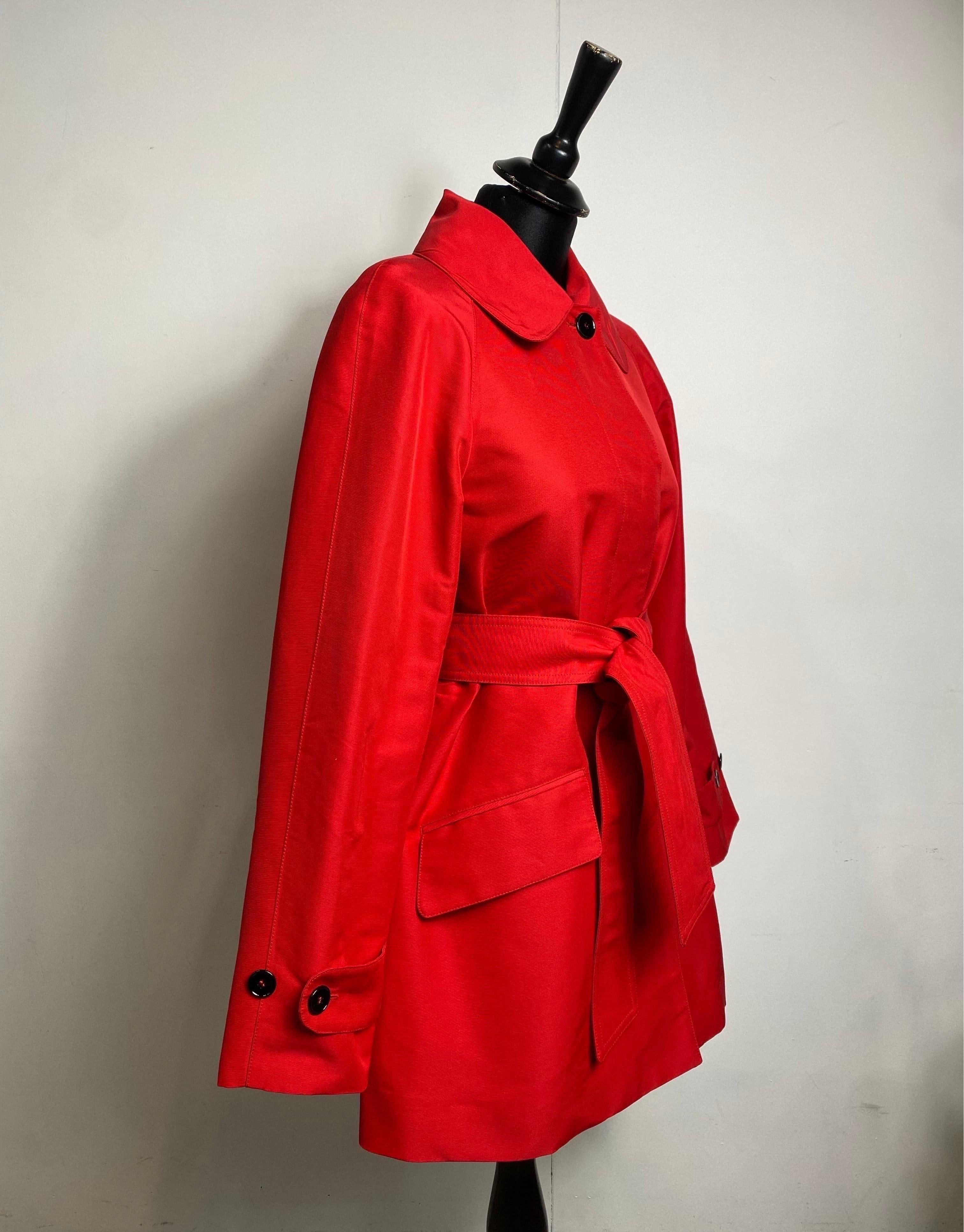Dolce and Gabbana Red trench coat In Excellent Condition In Carnate, IT