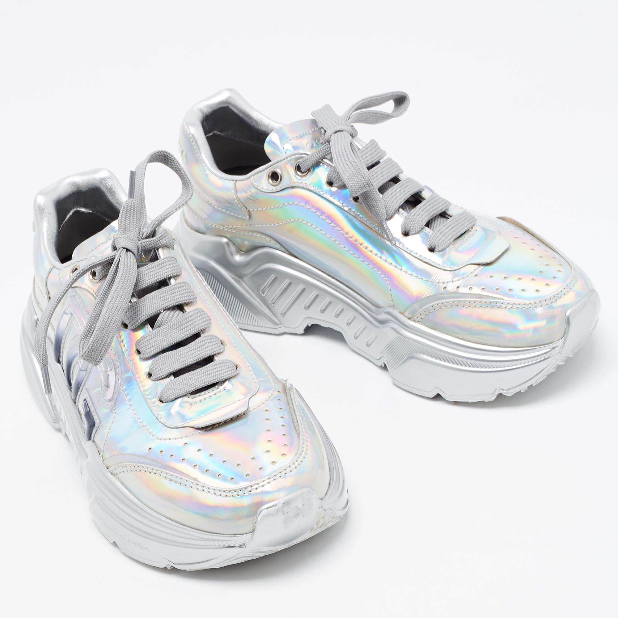 Dolce and Gabbana Silver Iridescent Leather Daymaster Sneakers Size 37 In Good Condition In Dubai, Al Qouz 2