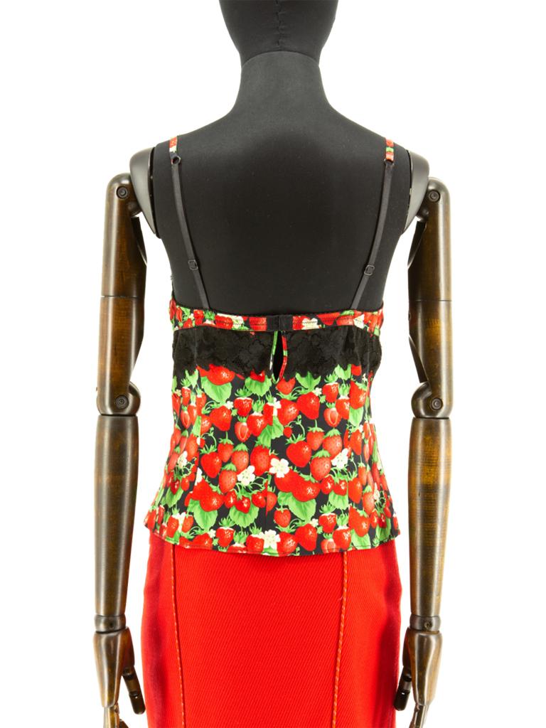 Dolce und Gabbana Camisole aus bedruckter Seide mit Erdbeerbeermuster im Angebot 1