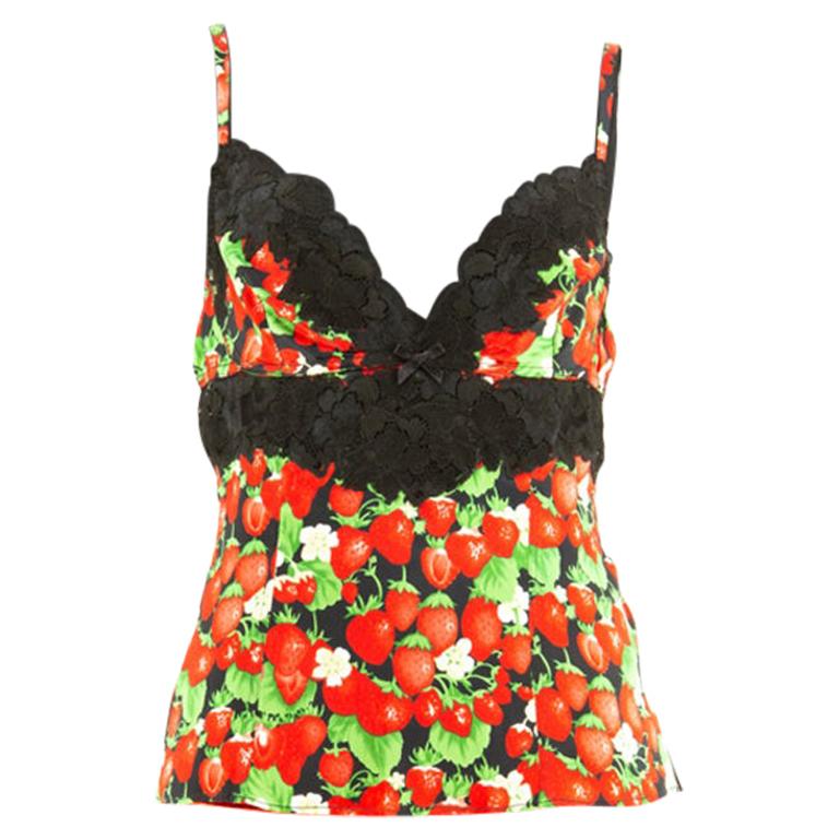 Dolce und Gabbana Camisole aus bedruckter Seide mit Erdbeerbeermuster im Angebot
