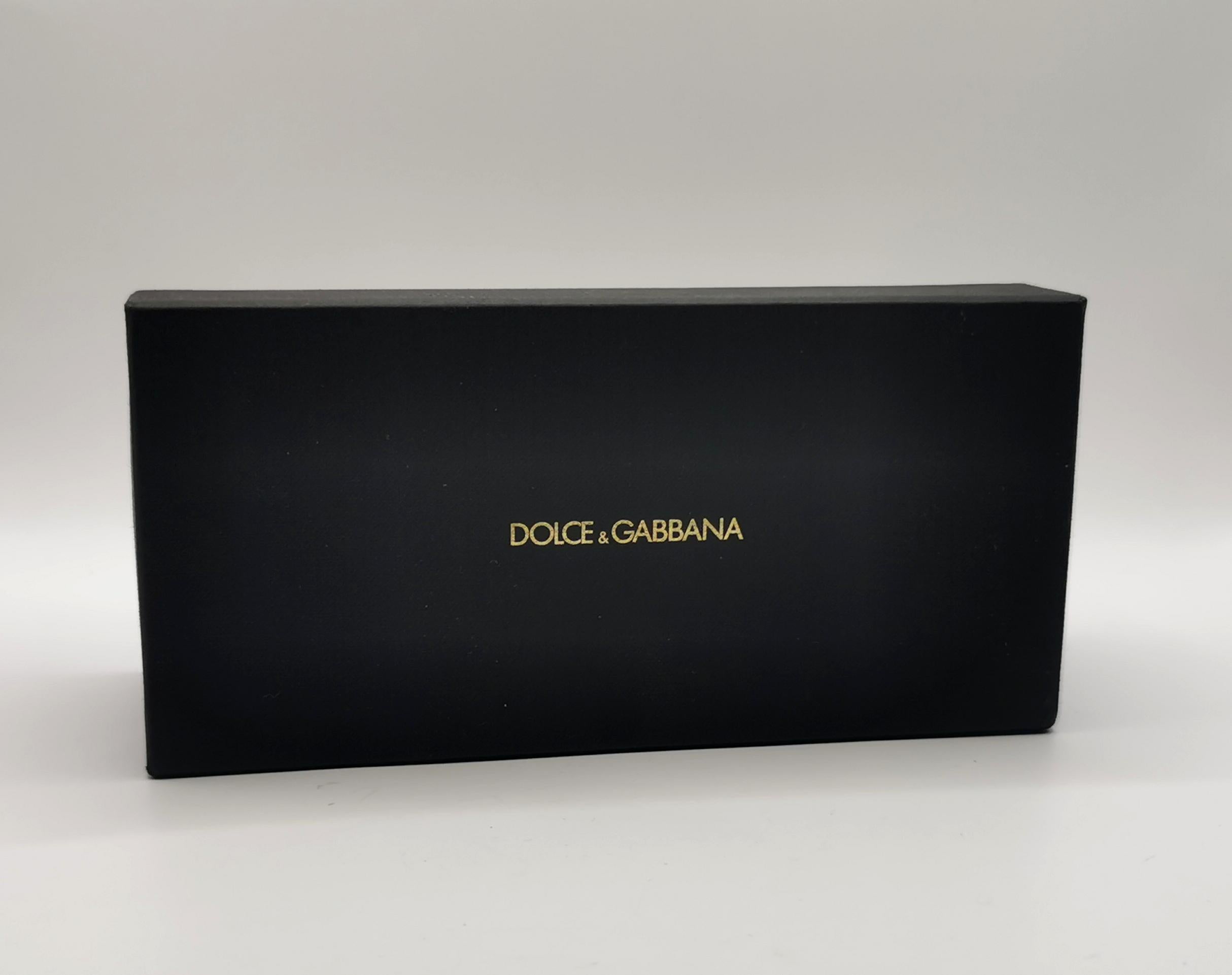 Dolce and Gabbana lunettes de soleil noires avec lentille dégradée  en vente 10