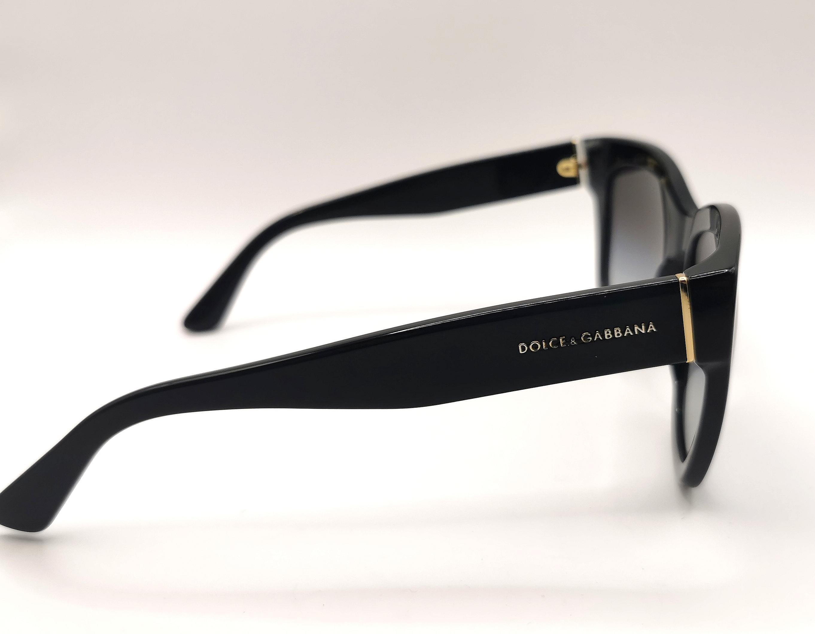 Dolce and Gabbana lunettes de soleil noires avec lentille dégradée  en vente 2