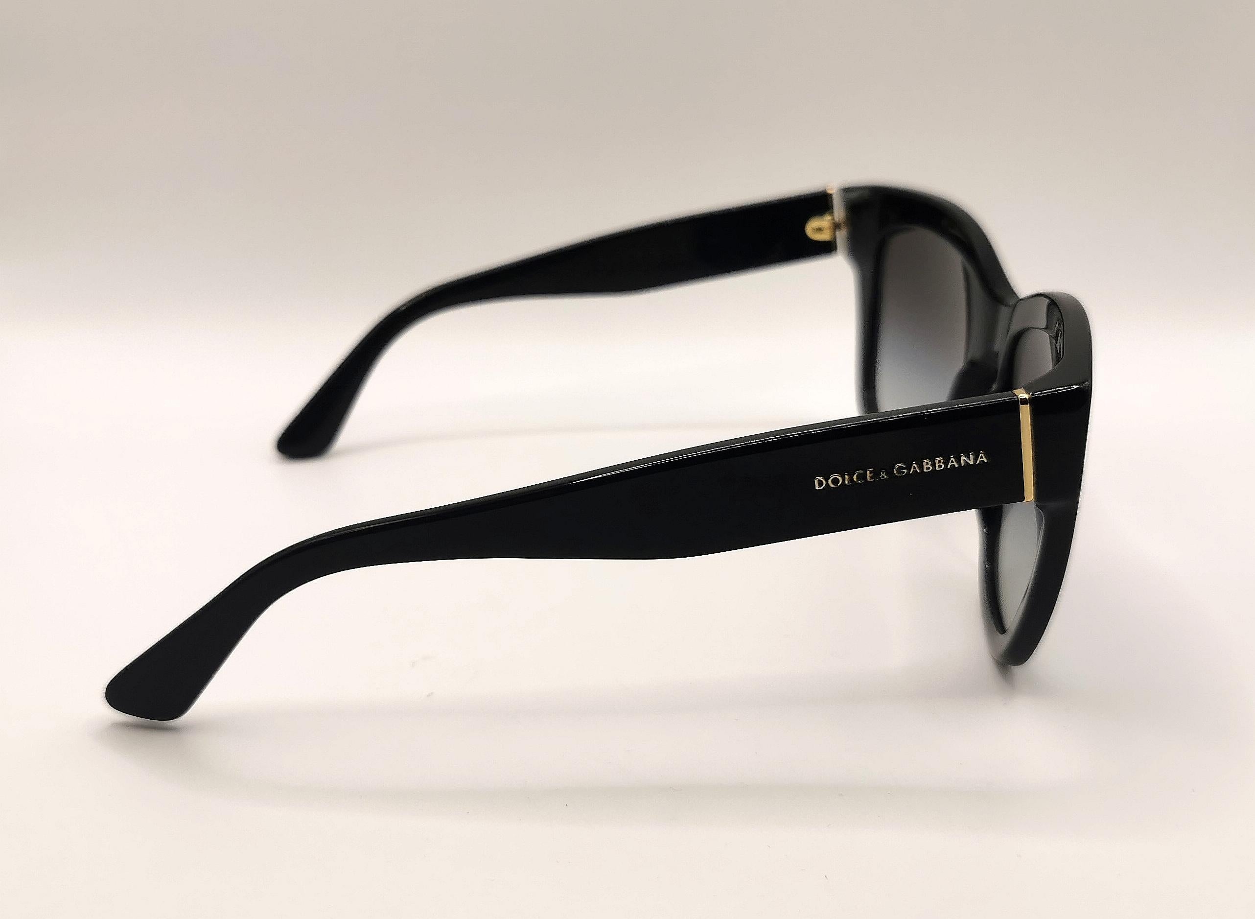 Dolce and Gabbana lunettes de soleil noires avec lentille dégradée  en vente 4