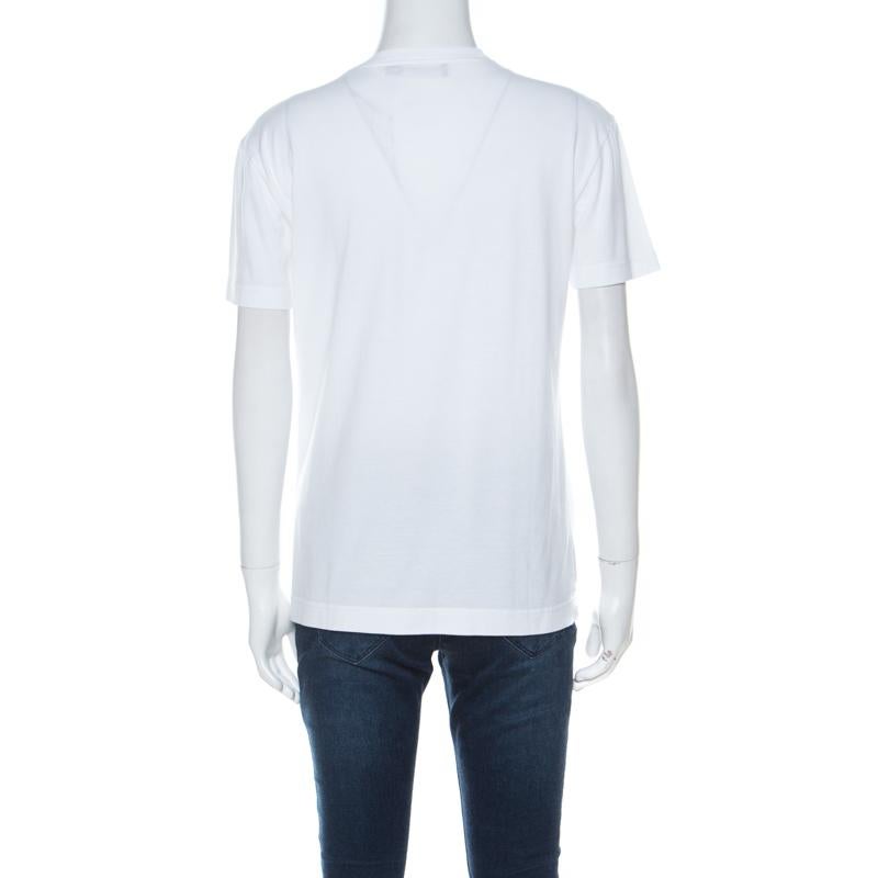 This ageless white piece is fancy and fits any occasion perfectly. It comes with short sleeves and a 'Ti Amo' applique on the front. This t-shirt exudes style and is made from a cotton blend.

Includes: The Luxury Closet Packaging

