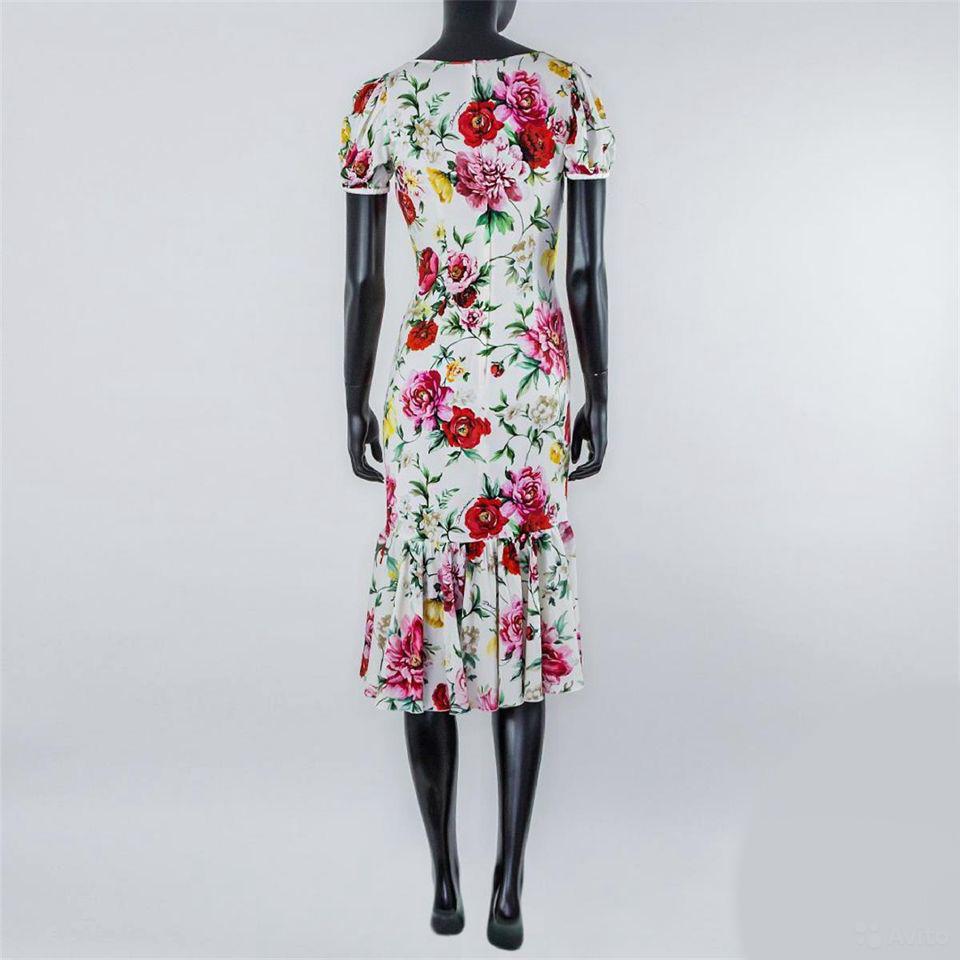 DOLCE & GABBANA

Original Dolce&Gabbana white floral silk dress


Size: 38 on the label - US S (2/4)



Pre-owned. Excellent condition. 
PLEASE VISIT OUR STORE FOR MORE GREAT ITEMS
AV