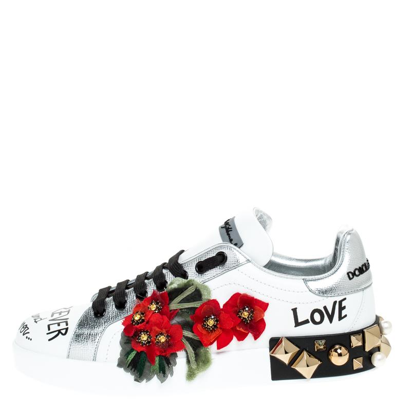 Dolce and Gabbana White Leather Portofino Flower Embellished Low Top Size 35.5 In New Condition In Dubai, Al Qouz 2