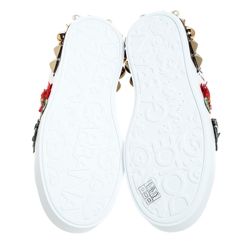 Dolce and Gabbana White Leather Portofino Flower Embellished Low Top Size 37 In New Condition In Dubai, Al Qouz 2
