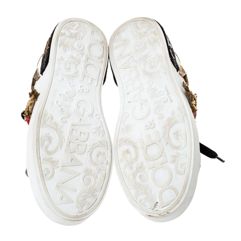 Dolce and Gabbana White Leather Portofino Heart Low Top Sneakers Size 38 In Good Condition In Dubai, Al Qouz 2