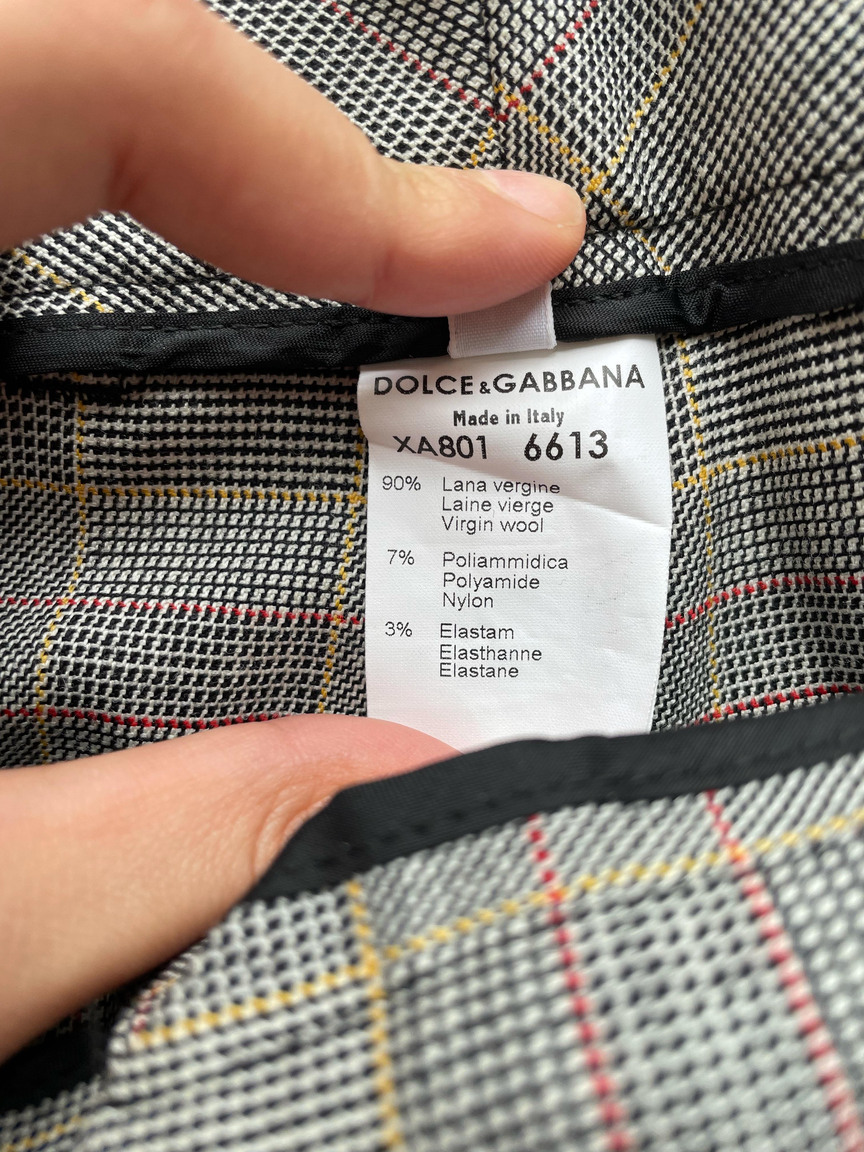 Dolce and Gabbana Wool Plaid Peak Lapel Blazer with Matching Pants Suit For Sale 11