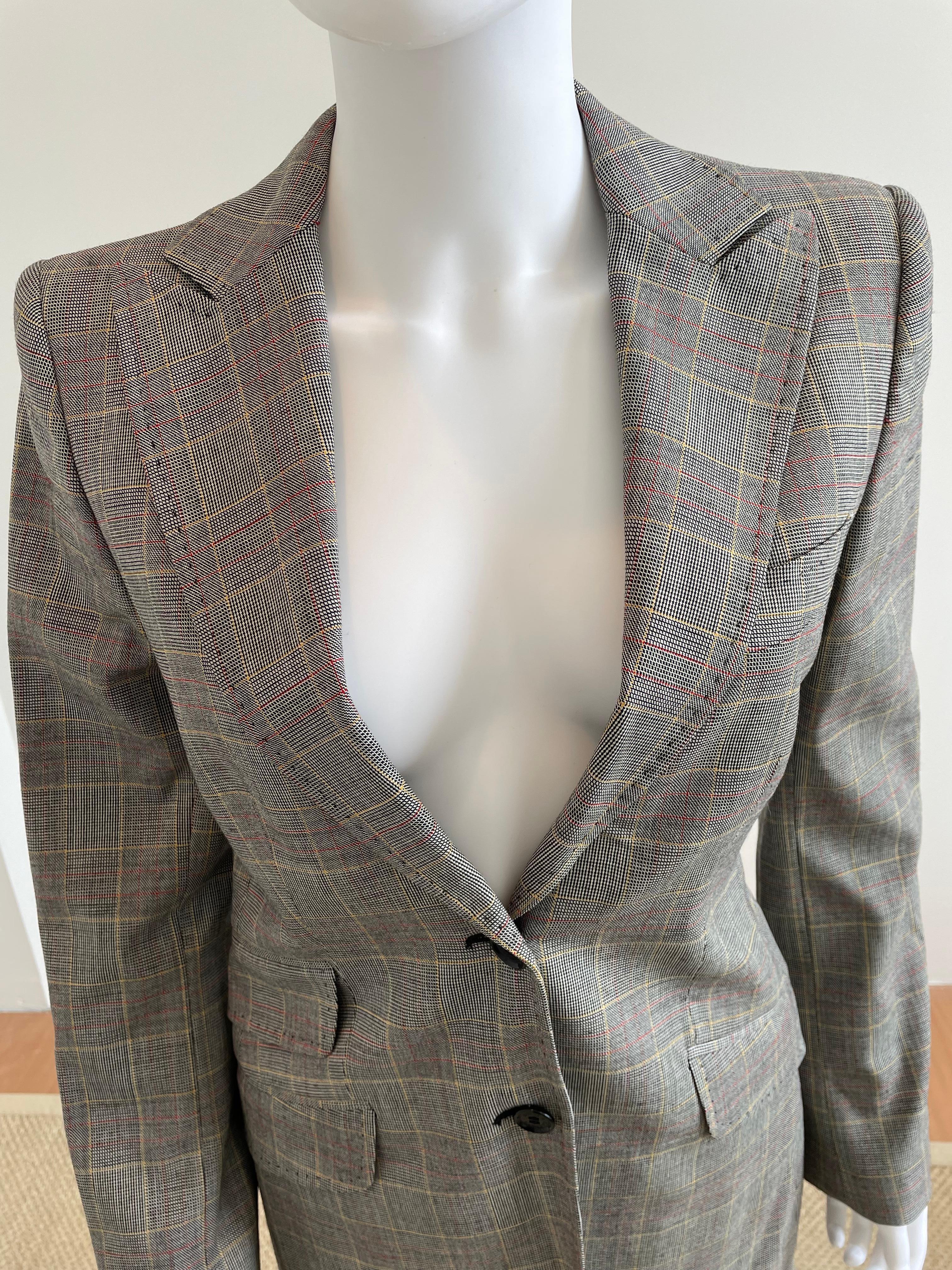 Dolce and Gabbana Plaid Peak Lapel Blazer with Matching Pants Suit. Pristine Condition. Size 42. Made in Italy. 90% Wool.