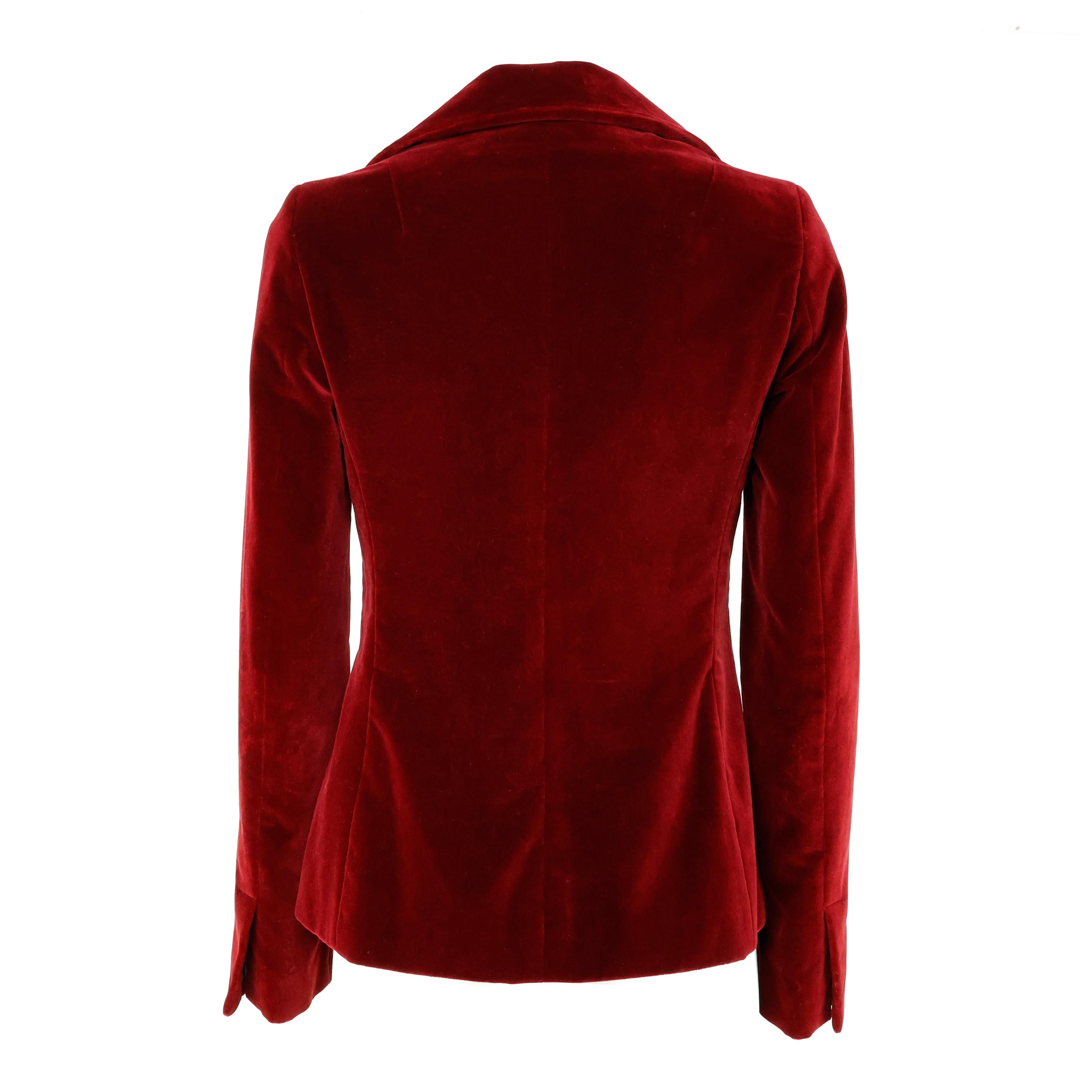 Dolce & Gabbana jacket in velvet color red / bordeaux. Size 40 IT.

Condition:
Really good.