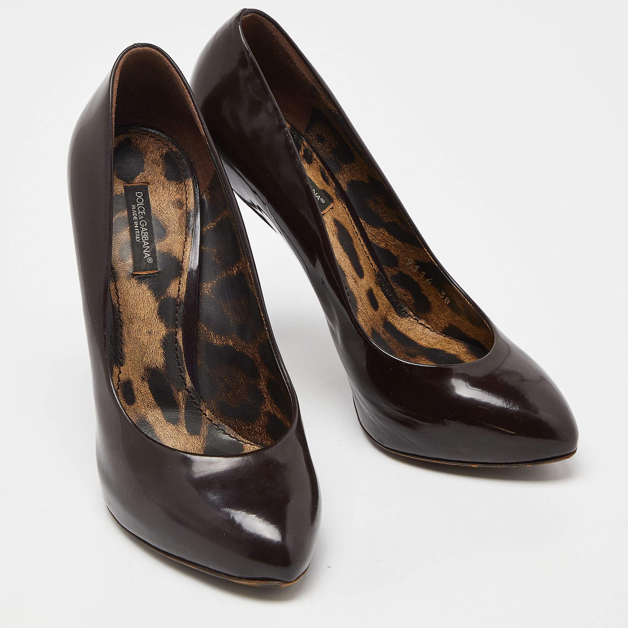 Dolce & Gabanna Brown Patent Leather Platform Pumps Size 38 In Good Condition For Sale In Dubai, Al Qouz 2