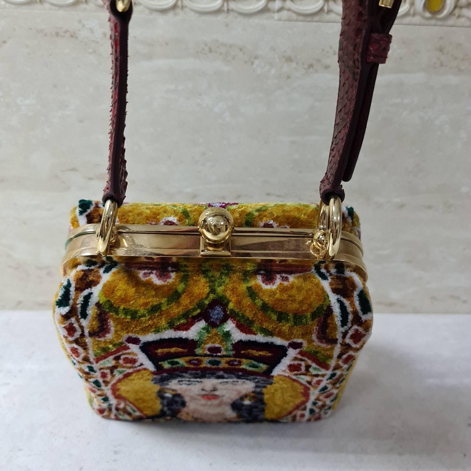 Dolce & Gabanna Queen Regina Beaded Purse Bag 3