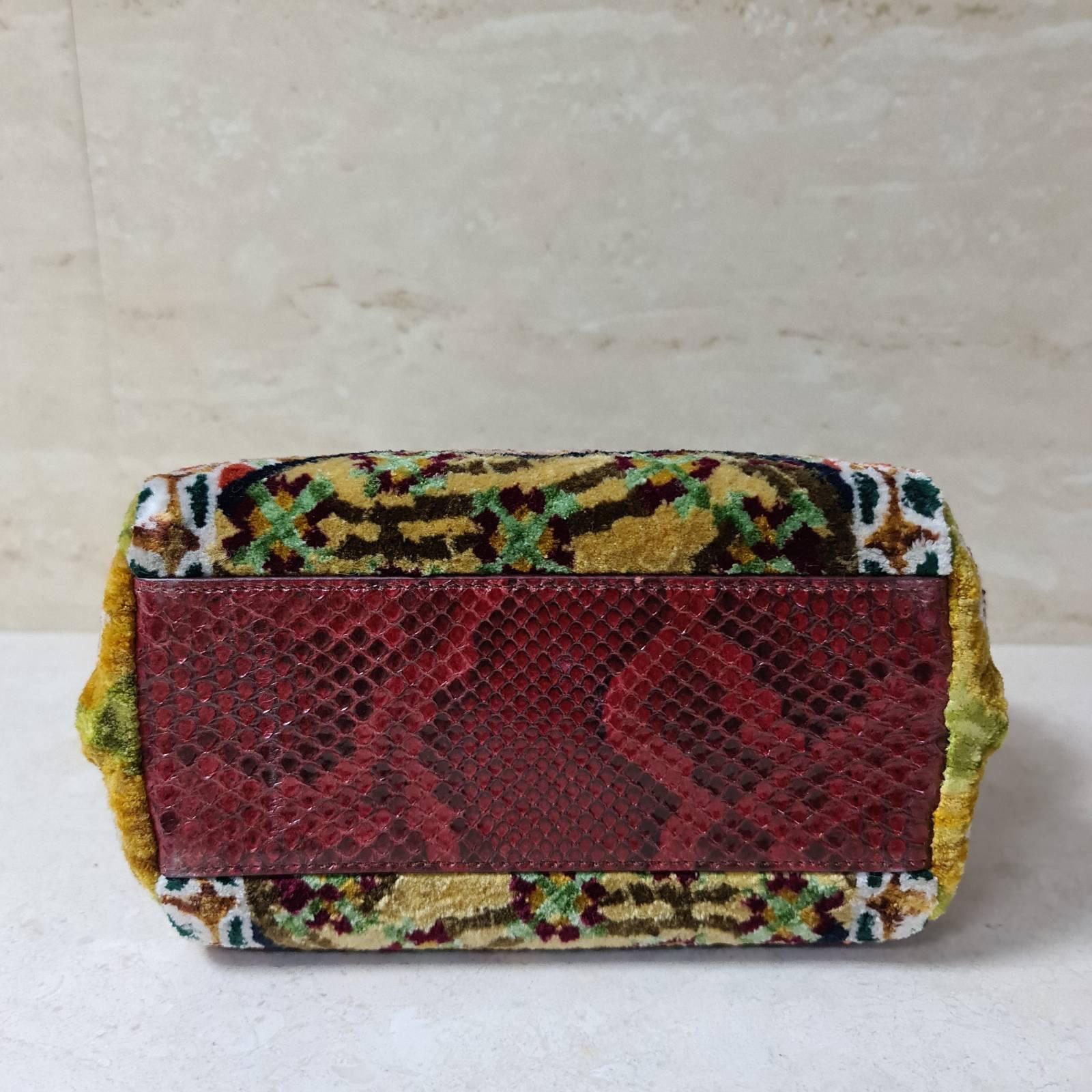 Dolce & Gabanna Queen Regina Beaded Purse Bag In Excellent Condition In Krakow, PL