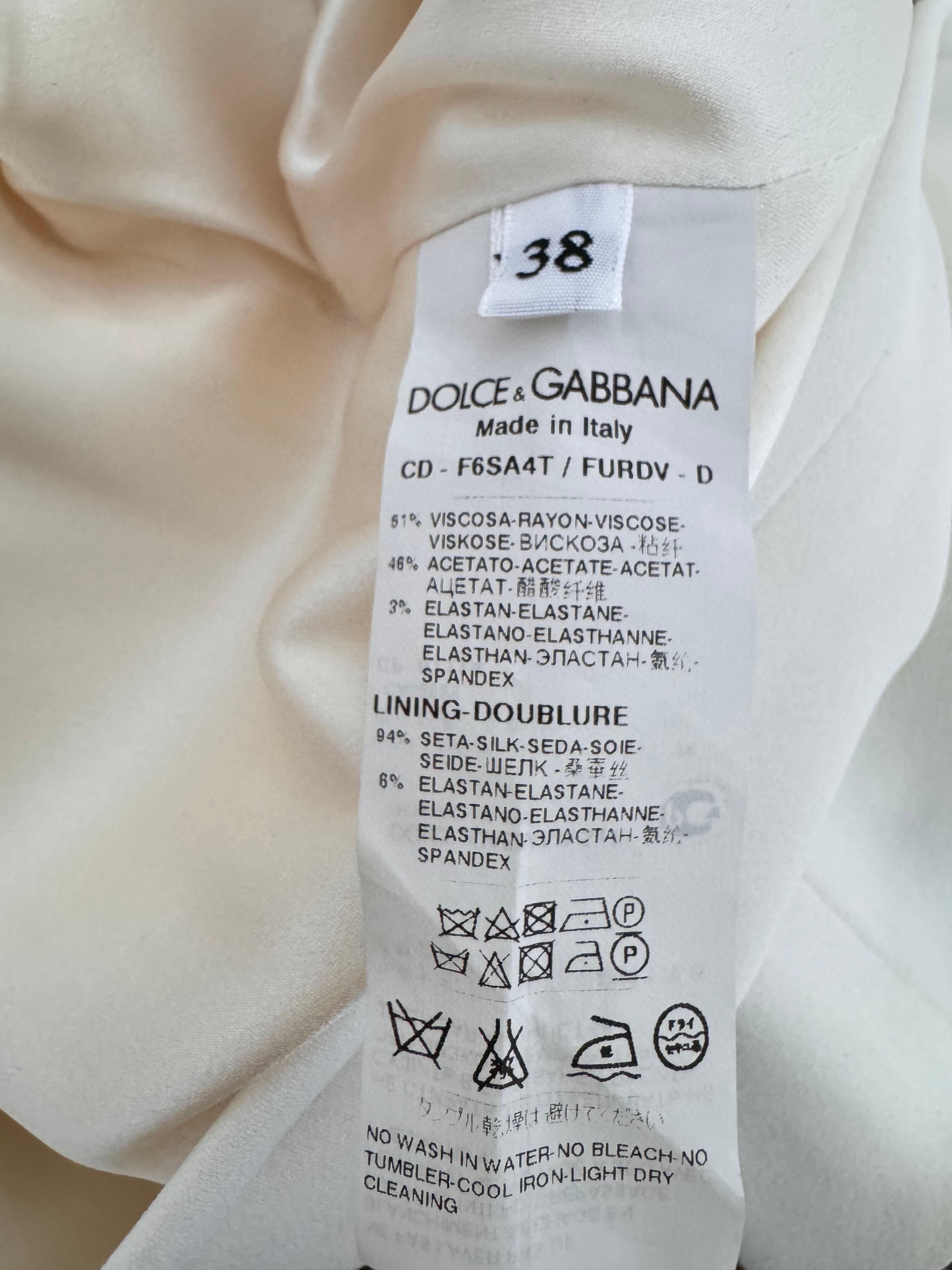 Dolce & Gabbai short sleeve mini dress  For Sale 2