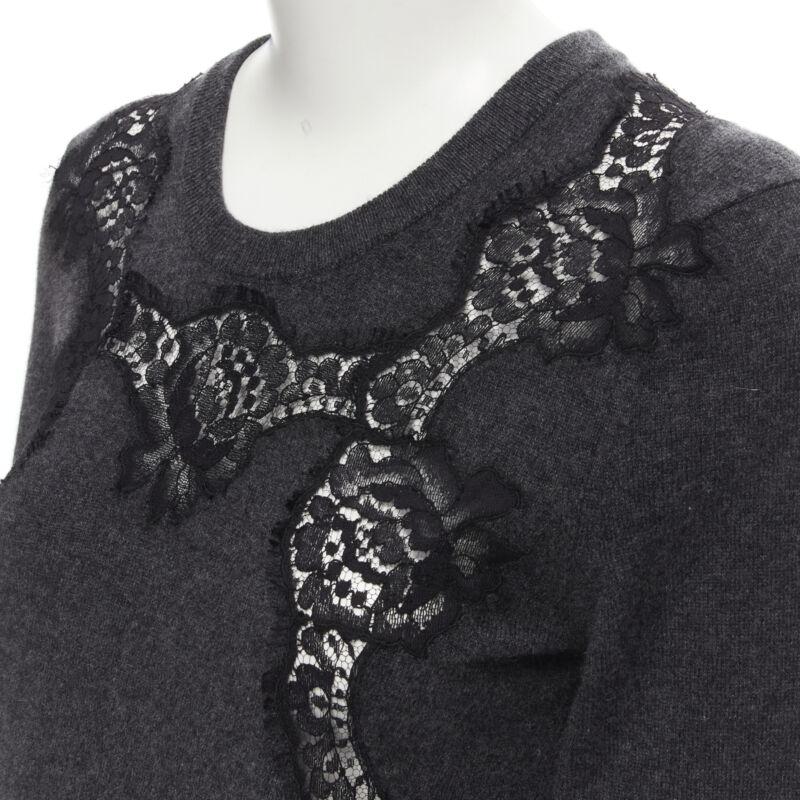 DOLCE GABBANA 100% cashmere grey black floral lace pullover sweater IT44 M
Reference: MELK/A00047
Brand: Dolce Gabbana
Designer: Domenico Dolce and Stefano Gabbana
Material: Cashmere
Color: Grey, Black
Pattern: Solid
Extra Details: Floral lace