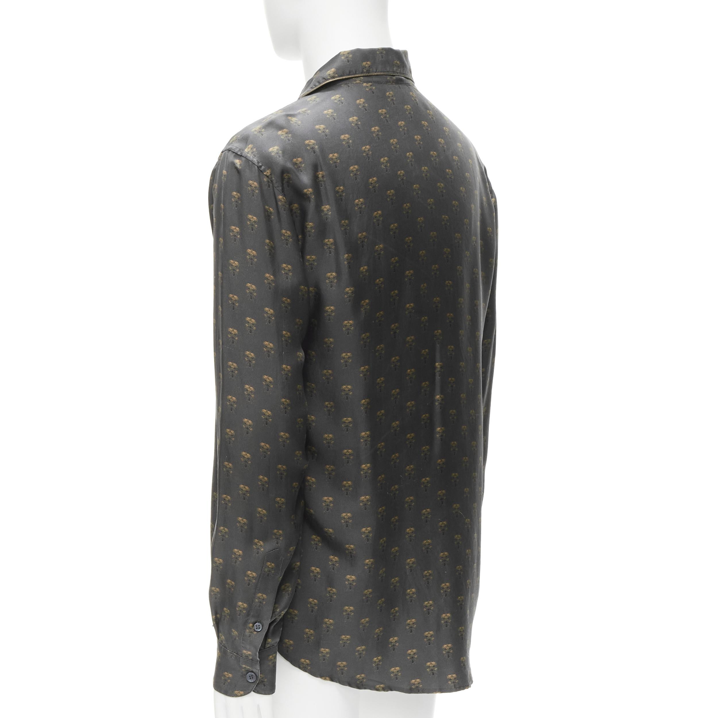 DOLCE GABBANA 100% graues Pajamahemd aus Seide mit Königin-Bär-Druck M im Angebot 1