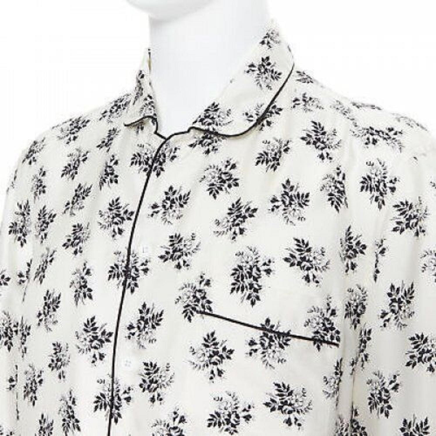 DOLCE GABBANA 100% silk white floral silk print pajama collar casual shirt IT4 M
Reference: CNLE/A00100
Brand: Dolce Gabbana
Designer: Domenico Dolce and Stefano Gabbana
Model: Silk shirt
Material: Silk
Color: White
Pattern: Floral
Closure: